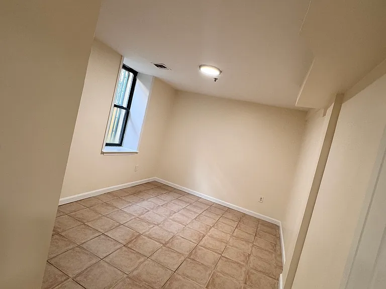 64 Park St #B — Photo 7