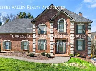 821 Foxfield Ln, Knoxville, TN 37922