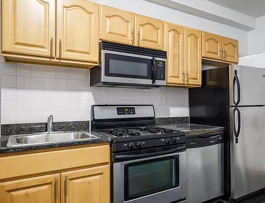 4th image of 338 W 49th St APT 3FE