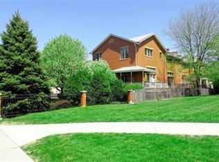 201 S York St #201D, Elmhurst, IL 60126