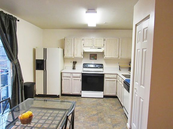 5th image of 4403 Tolchester Ct