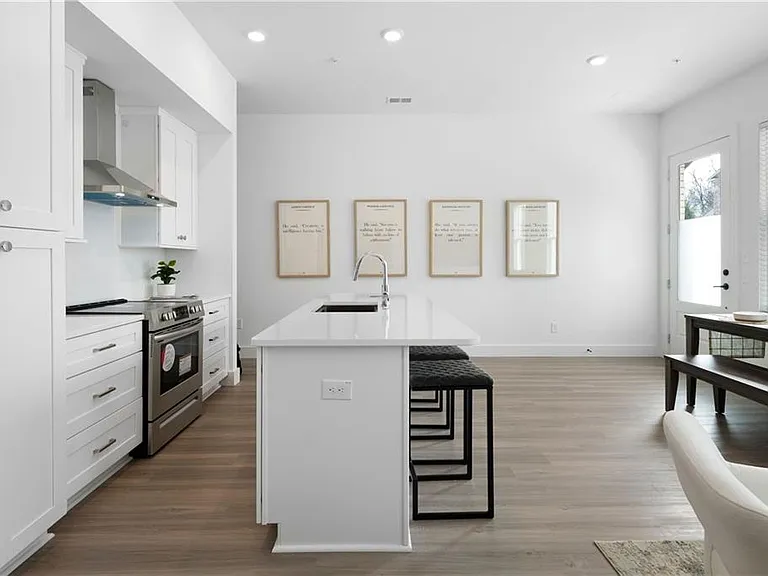 9040 Main St #116 — Photo 11