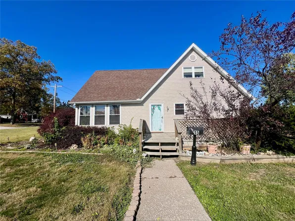 15 E Harrison St, Millstadt, IL 62260