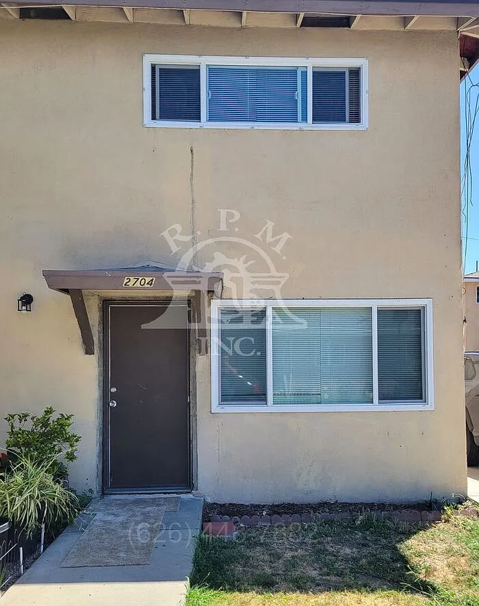 2 bed, 1.0 bath, $2,150 — Photo 2