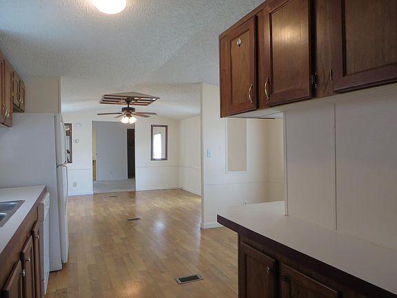 5th image of 525 Sunshine Dr
