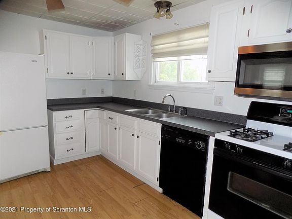 2nd image of 1125 Reynolds Ave Rear A