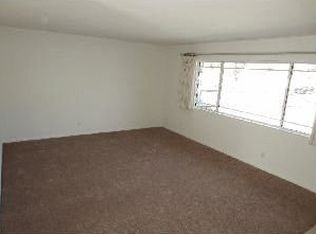 5802 Hacienda Dr, Huntington Beach, CA 92647