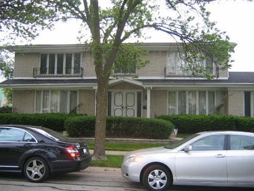 1st image of 5204 W Farwell Ave