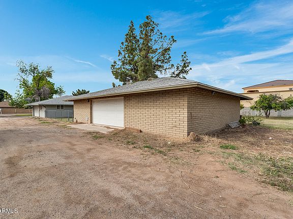 4th image of 7948 W Orangewood Ave