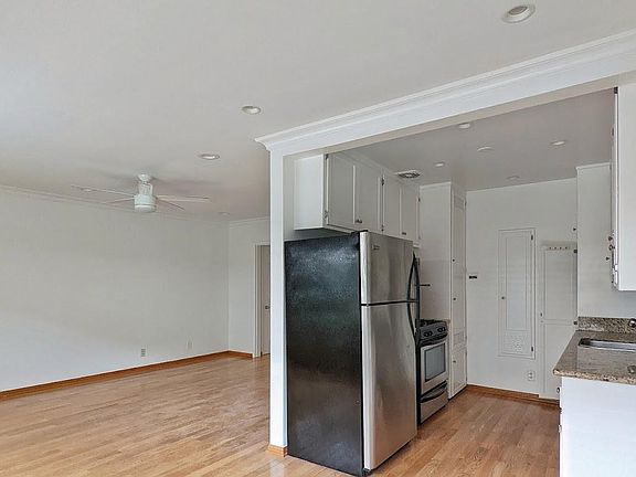 5th image of 1037 Euclid St #B