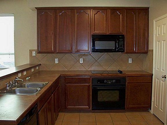5th image of 3712 Sunset Hills Dr