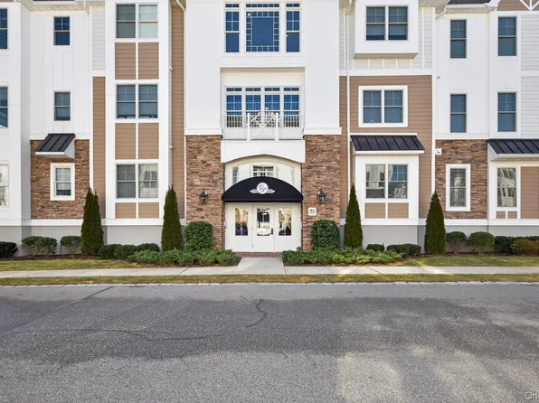 25102 Aspenwood Drive, Plainview, NY 11803