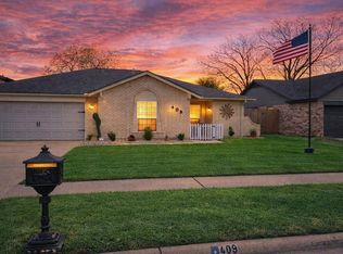 409 N Travis St, Deer Park, TX 77536