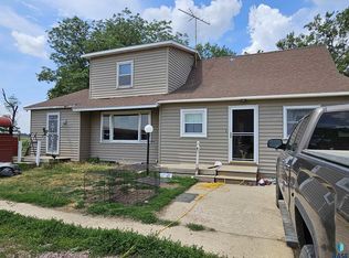 418 231st St, Elkton, SD 57026