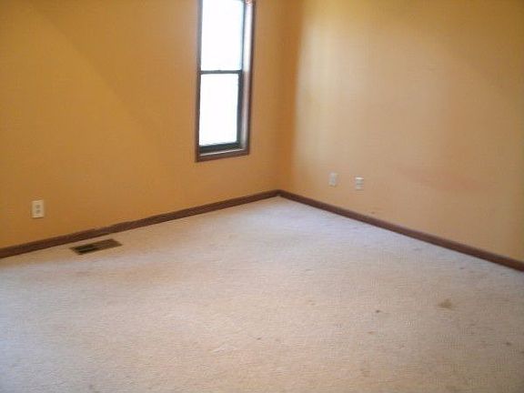 4th image of 1404 River Landing Way