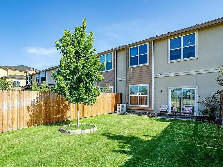1313 Summerset Ln — Photo 22