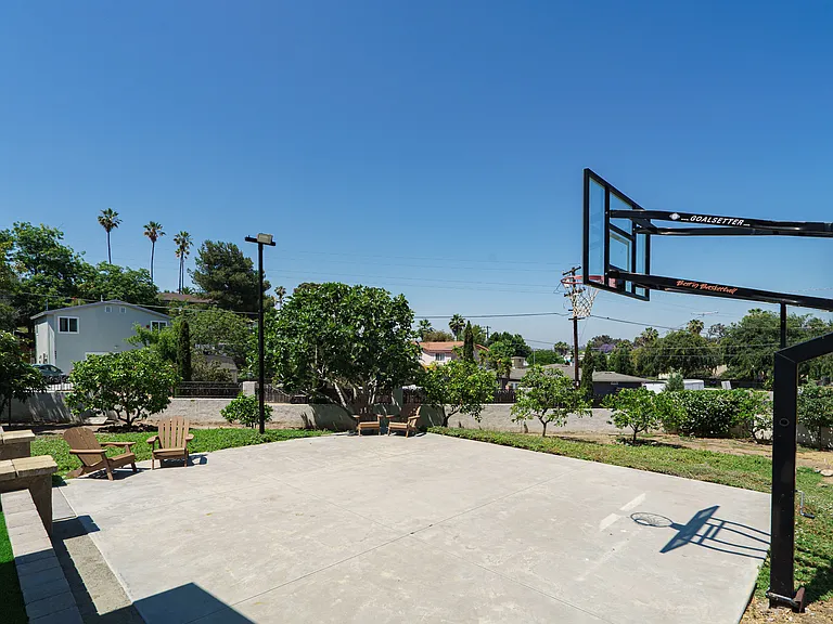 9932 Sierra Madre Rd — Photo 17