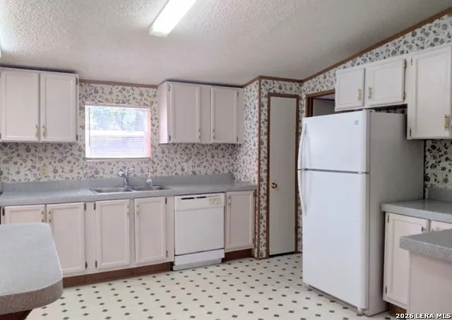 4 bed, 2.0 bath, 1748 sqft, $1,600 — Photo 3
