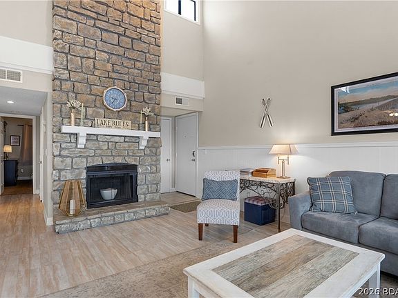 2nd image of 1121 Passover Rd Unit I8