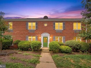 211 E Glebe Rd #APT B, Alexandria, VA 22305