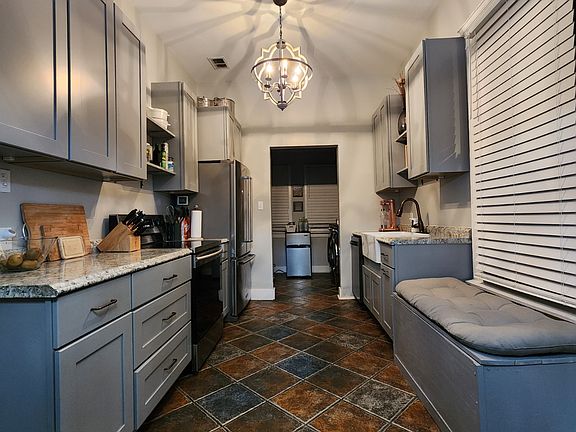 5th image of 311 E 40th St #1A