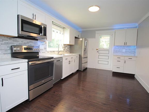 4th image of 310 Jennings St