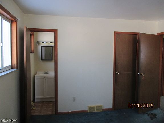 3rd image of 935 Miami St