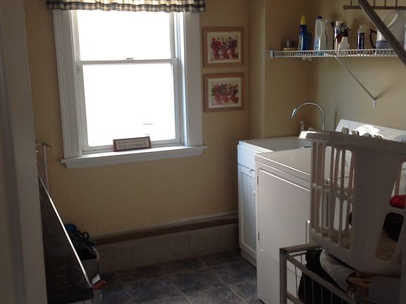 3rd image of 339 Brehaut Ave