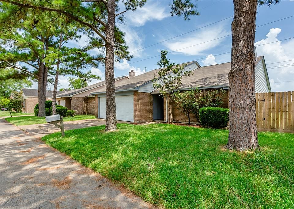 1st image of 2714 Creekway Cir
