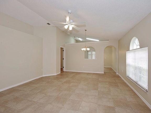 4th image of 438 Cadenza Dr