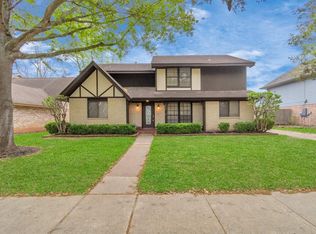 2935 Pecan Ridge Dr, Sugar Land, TX 77479
