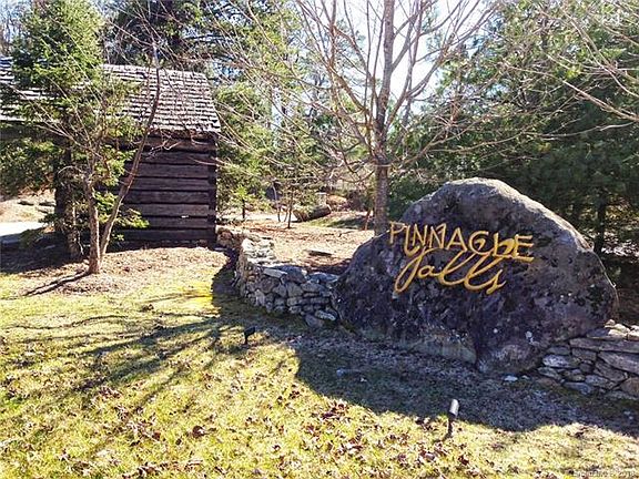 2nd image of 186 Mountain Maple Dr