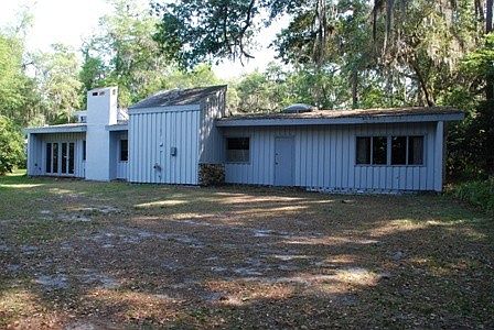 1st image of 513 Colonial Dr