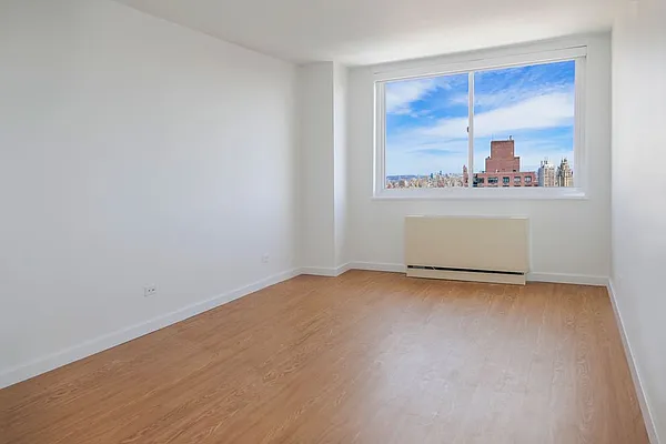 Rented by Greystar | media 8