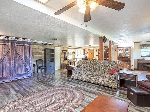 4th image of 5609 Shady Ln