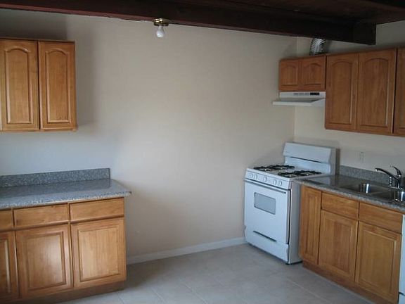 2nd image of 633 S 29th St