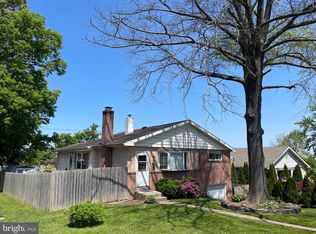 904 Division Ave, Willow Grove, PA 19090