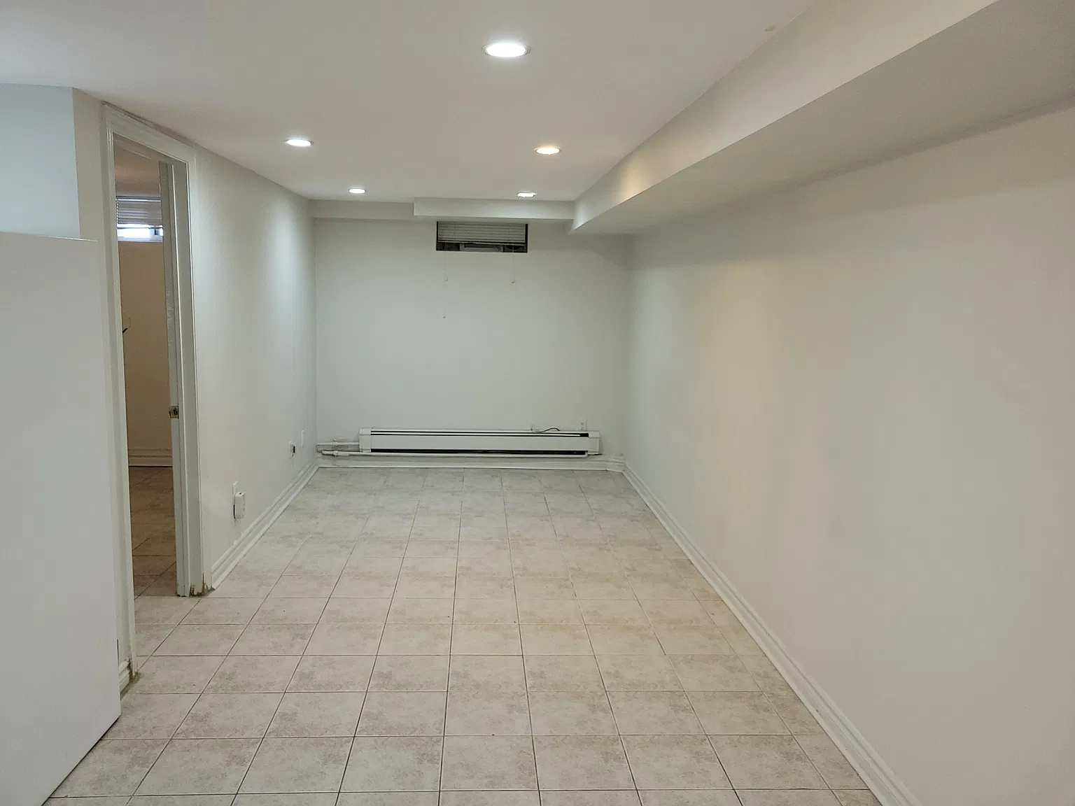 16 Golfdale Road Toronto — Photo 3