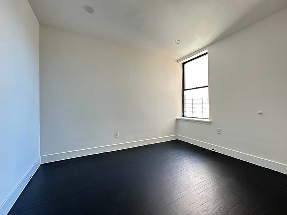 5th image of 2116 Regent Pl #2N