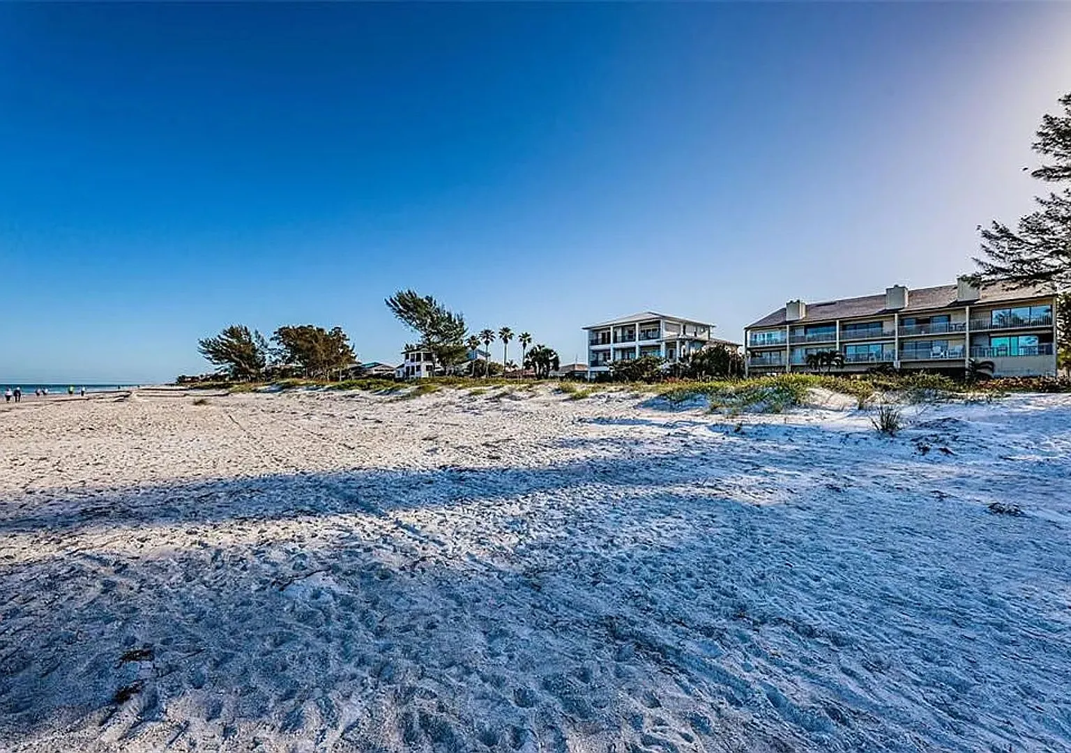 Beachfront Paradise in Indian Shores Stunning Gulf & Intracoastal Views! 3bed|2bath — Photo 3