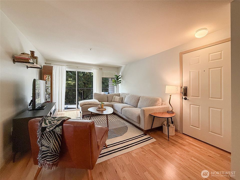 1st image of 12050 15th Avenue NE #301