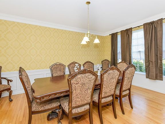 3rd image of 50 Pinehurst Dr