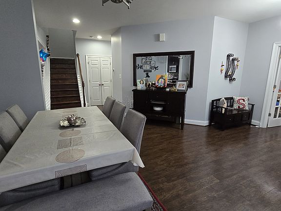 4th image of 5428 Hickory Place Way