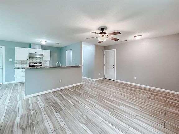 3rd image of 726 N 9th St