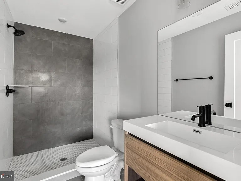 3965 Lancaster Ave #302 — Photo 20