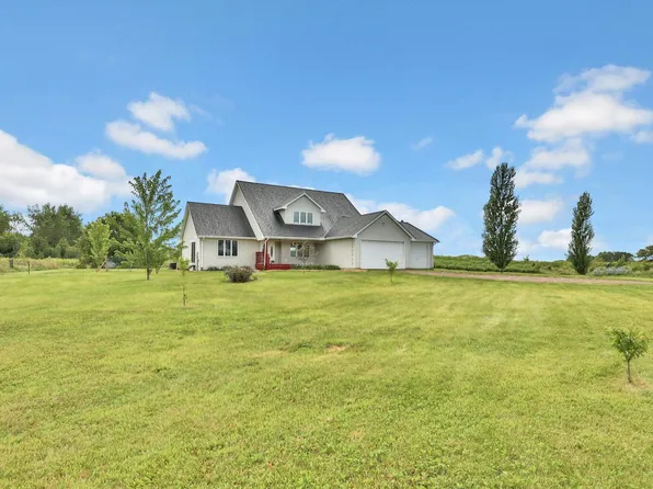 25389 Saint Croix Trl, Shafer, MN 55074