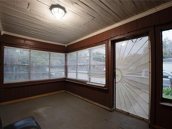 3rd image of 1012 Lincoln St