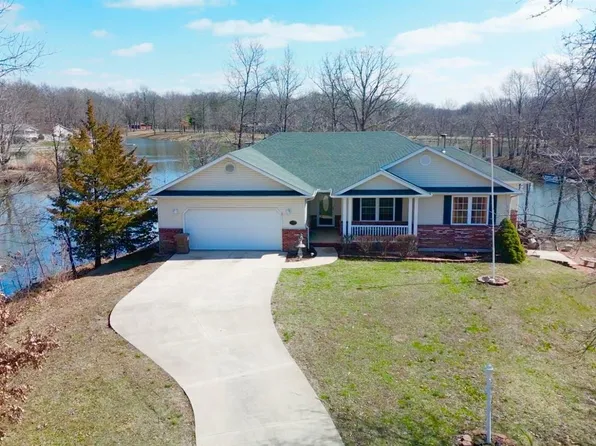 117 Spruce Ct, Brighton, IL 62012