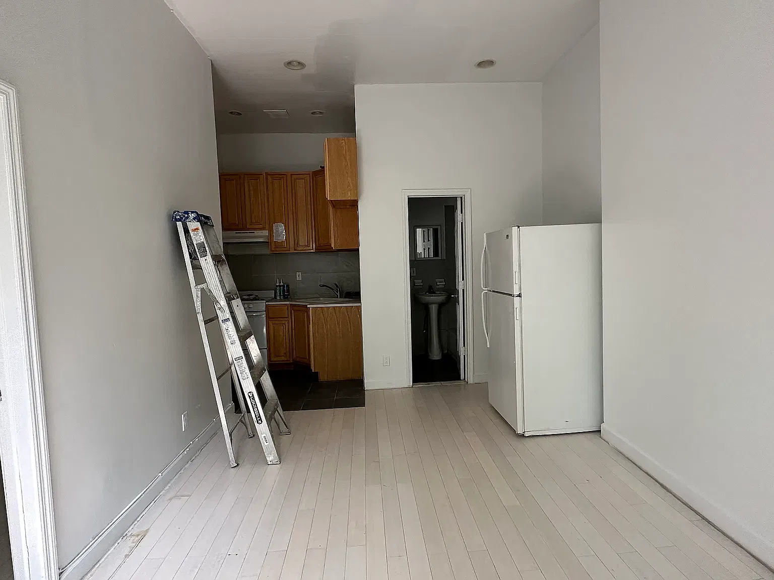64 South Elliott Place — Photo 4