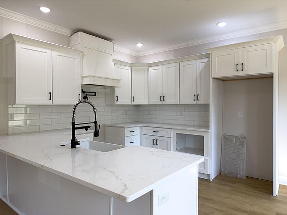 5th image of 1309 Jones St